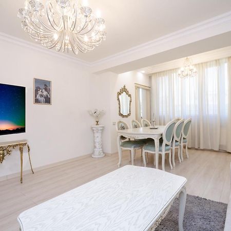5A Beautiful Apartment In The Center Of The Capital Photo Original Yerevan Luaran gambar