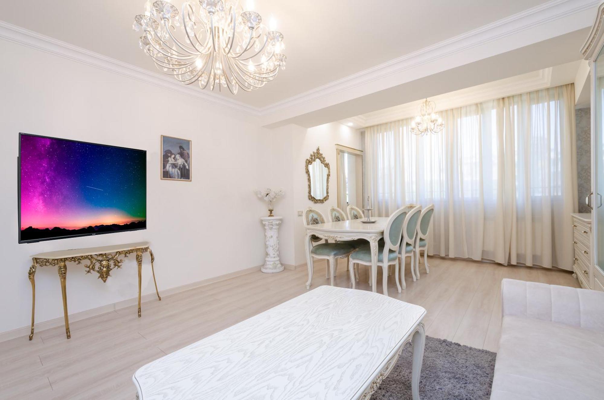 5A Beautiful Apartment In The Center Of The Capital Photo Original Yerevan Luaran gambar